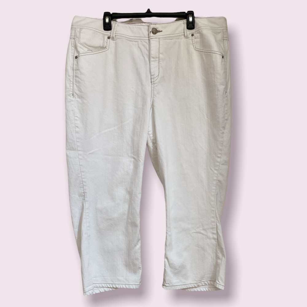 Lane Bryant Crop Style White Denim Jeans - Excellent Like New Condition Size 22